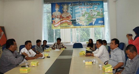 Diskusi politik yang digelar di Graha Pena Jambi Ekspres